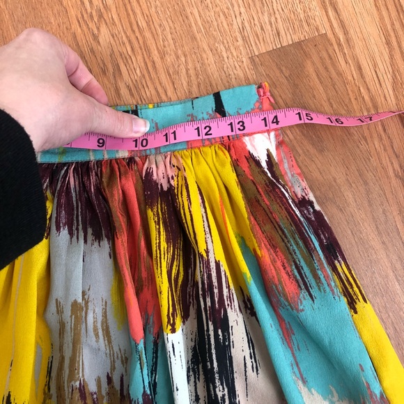 SOLD! 🎉 FOREVER 21 Waterfall Spring Skirt - Picture 6 of 7